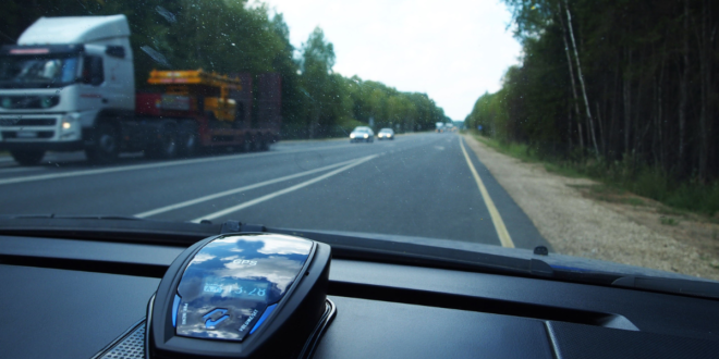 Avisador de radares: ventajas, seguridad y legalidad para conducir tranquilo